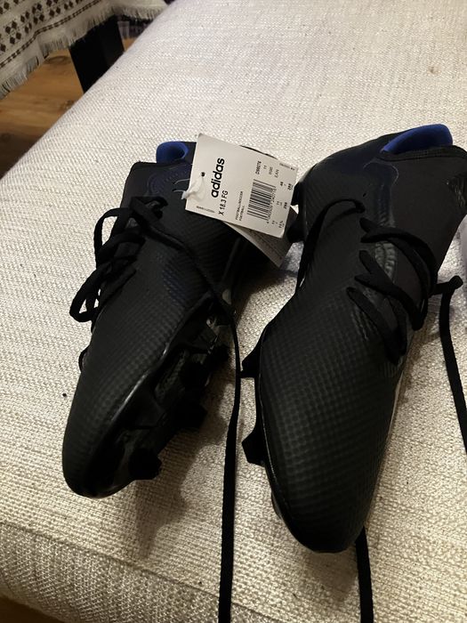 Футболни обувки Адидас