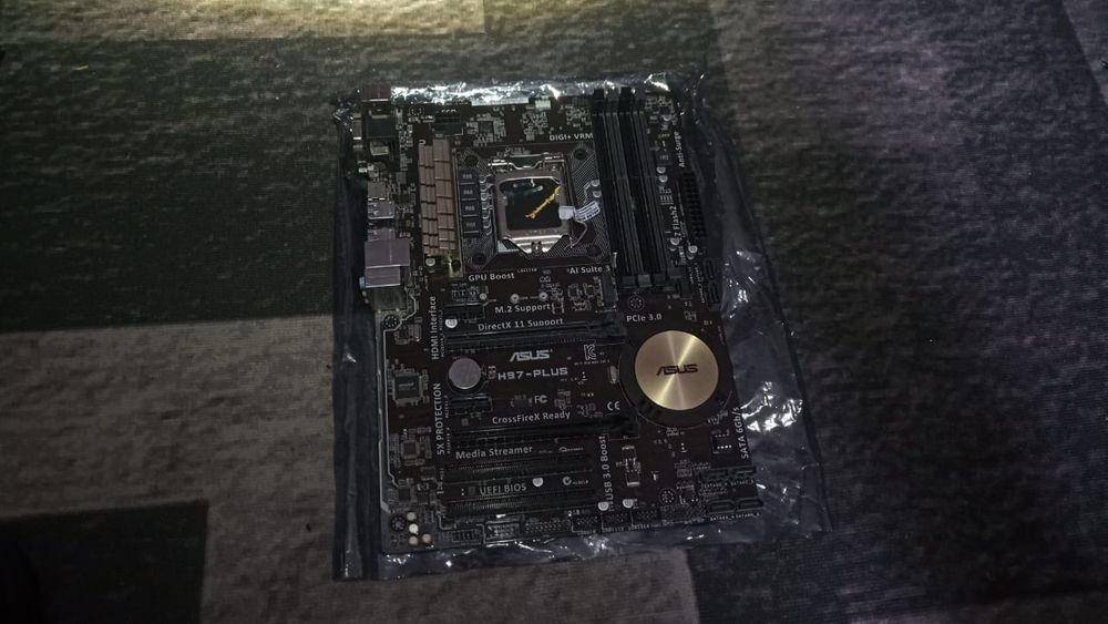 Продам материнскую плату