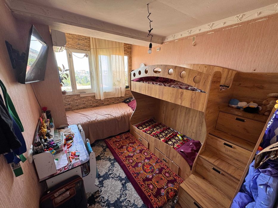 Продаётся своя 3в4-х комнатная квартира (Договорная)