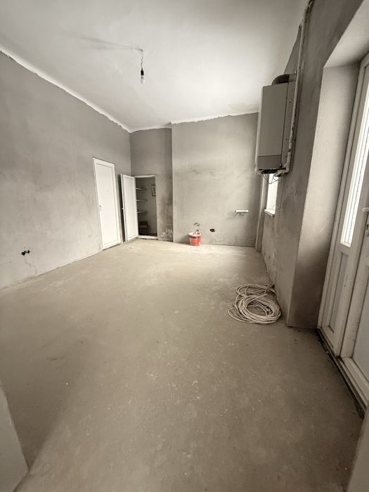 Vand apartament in curte comuna - Centru Sebes - Direct Proprietar