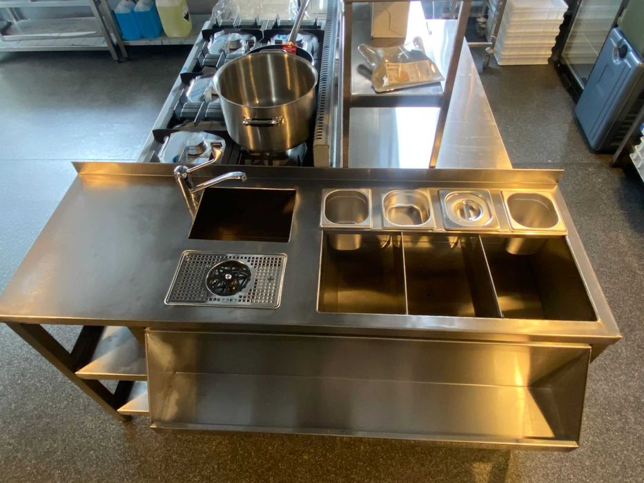 Statie de lucru pentru bar din inox cu polite si rebord