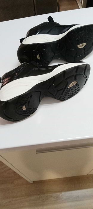 Дамски сникърси,черни,кожа и лак