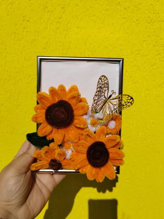 Tablou handmade din sârmă plusata.