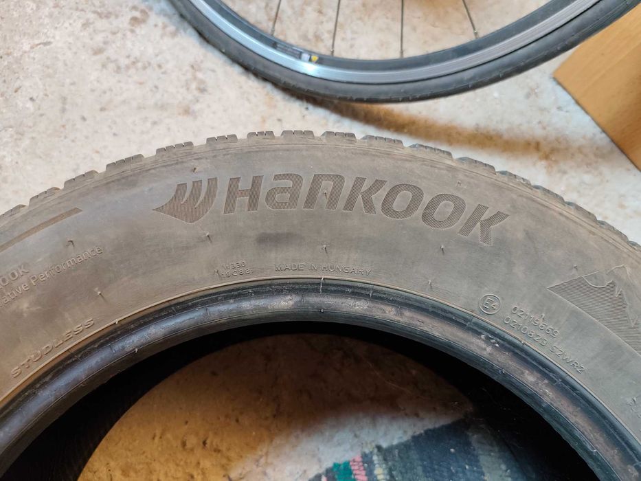 Зимни Гуми Hankook iCept Evo 3, 225/60/17, dot 2020, много запазени