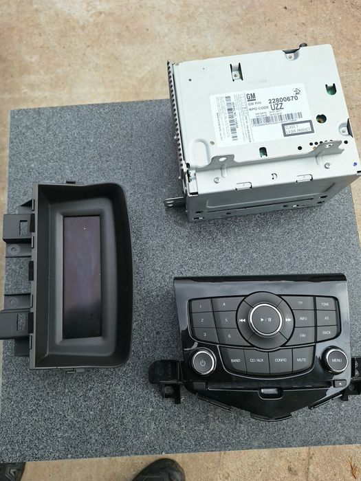 Оригинална музика +дисплей за Шевролет Круз