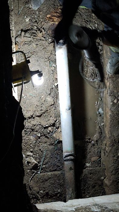 Работа с трубами утечки