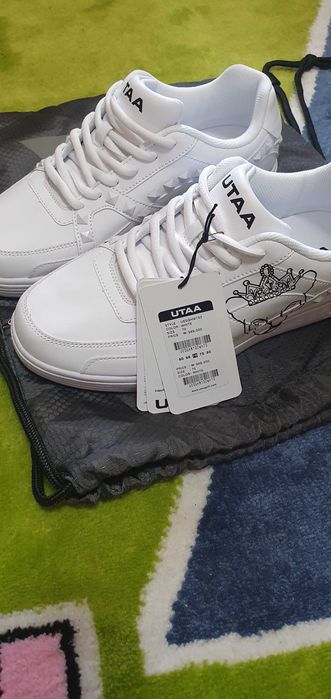 Оригинальные кроссовки