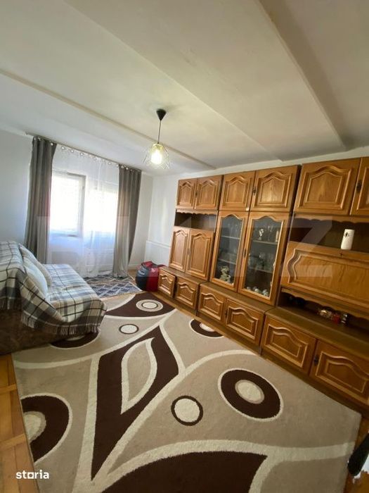 Apartament cu 3 camere, zona centrala, orientare dubla