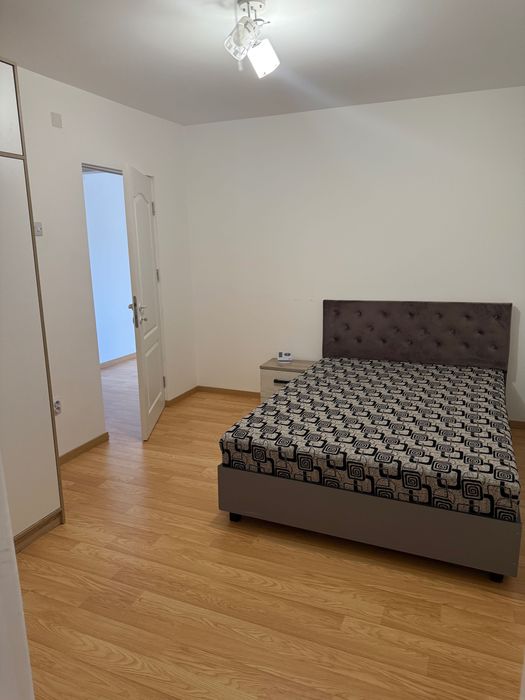Închiriez apartament