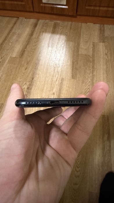 Продам iphone SE 3 Gen