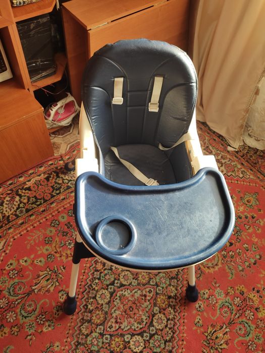 Продаю стол для кормления