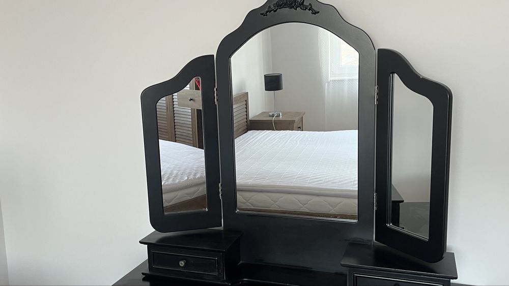 Masa de cosmetica cu scaun