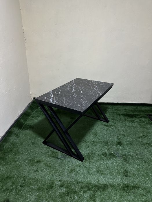 Стол в стиле лофт