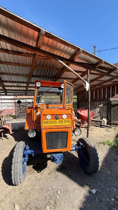 De vanzare Tractor UTB 445