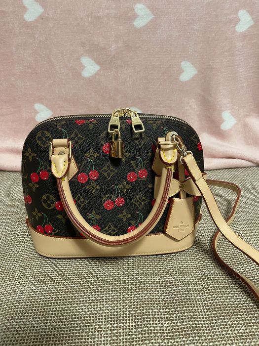 Geanta model Louis Vuitton