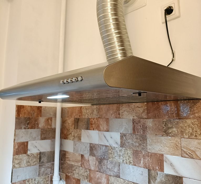 Vând combină frigorifică Beko+hota Heinner