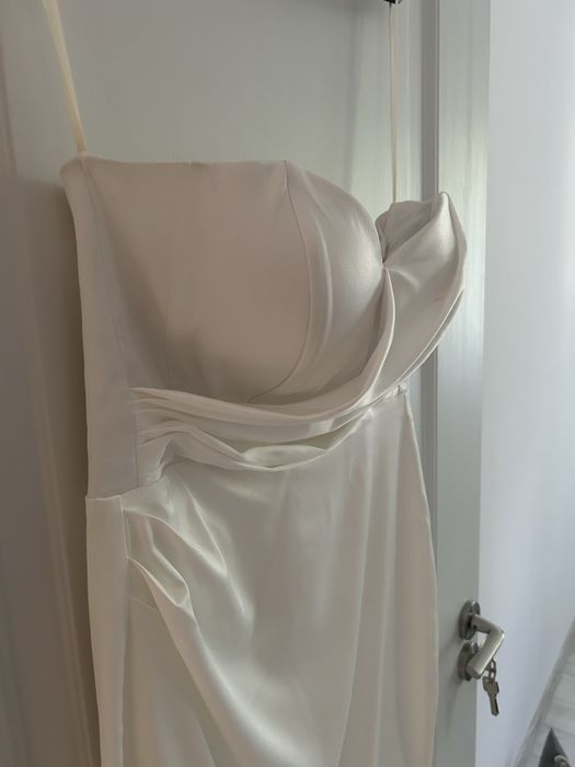 Rochie mireasa alba material satinat