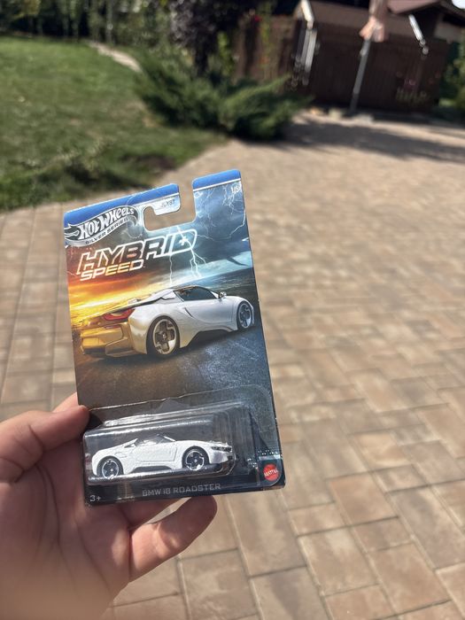 Hotwheels silver series bmw i8 roadster hybrid
