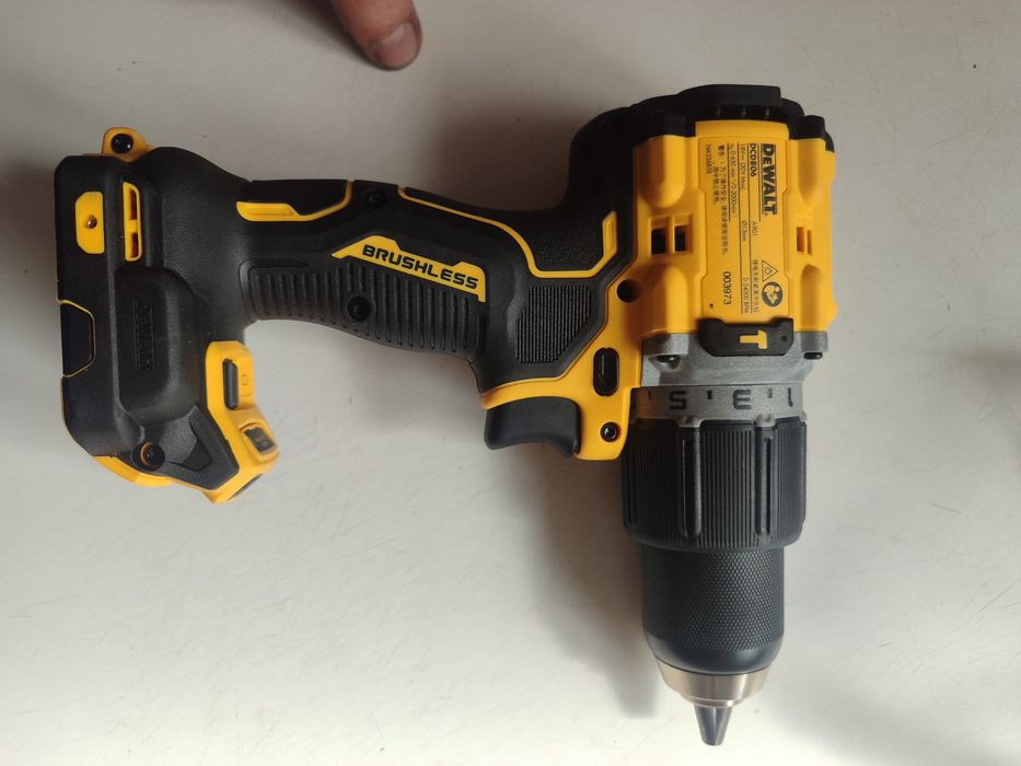 Dewalt dcd 806..