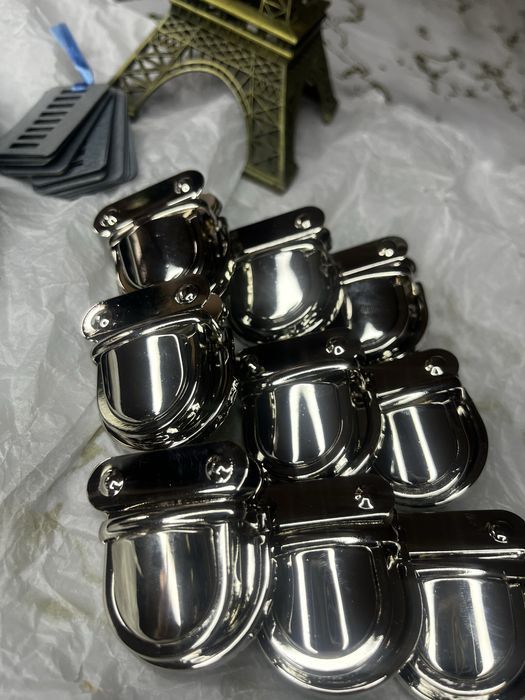 Sumka uchun qulf (замо́к-защёлка)