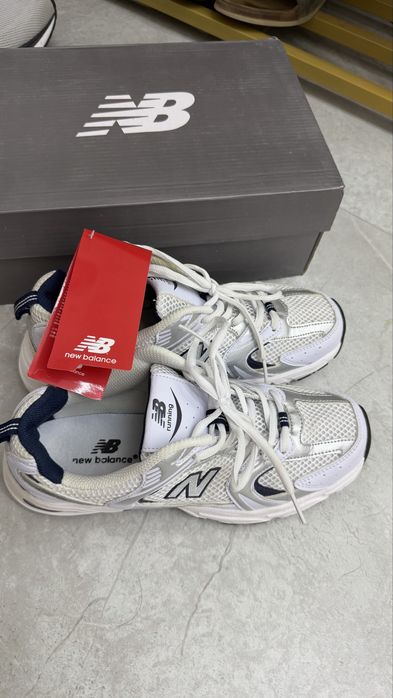 Продам кроссовки р,39-40