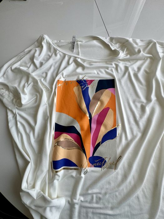 Комплект панталон и блуза в бяло и ярки цветове