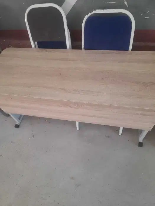 Parta va stol stullar sotiladi