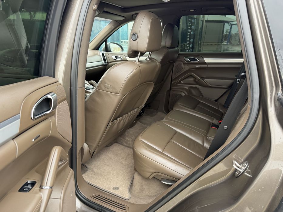 Porsche Cayenne 2011