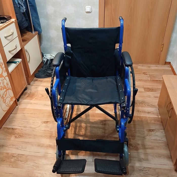 Продам инвалидную коляску