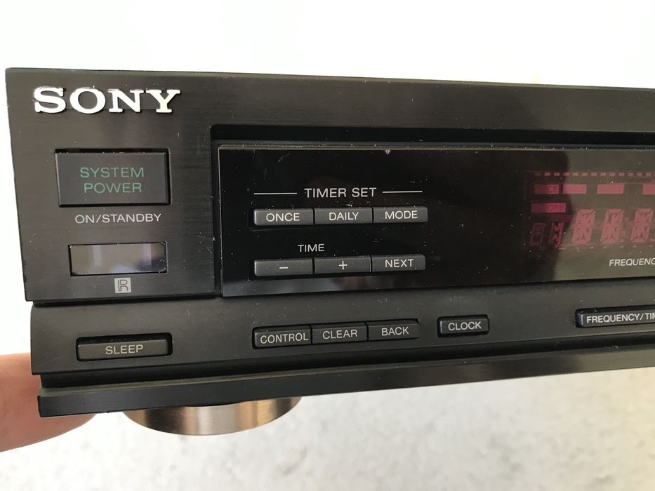 Tuner Sony ST-VE702, posibi functional sau pentru pise (nu detin cablurile speciale pentru conectare pentru  a-l putea  proba).