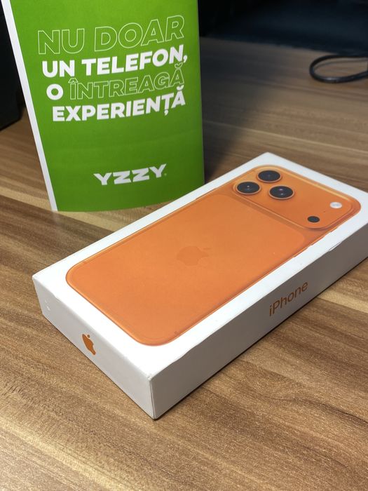 iPhone 17 Pro Max • 256 GB • Cosmic Orange