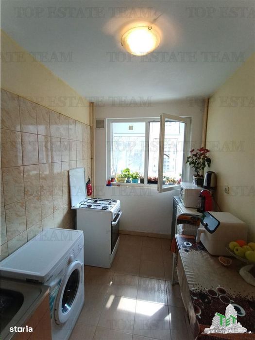 Apartament luminos cu doua camere pe Calea Giulesti cu balcon de aproa
