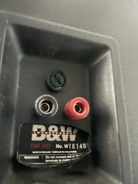 B&W DM 560 speaкеr