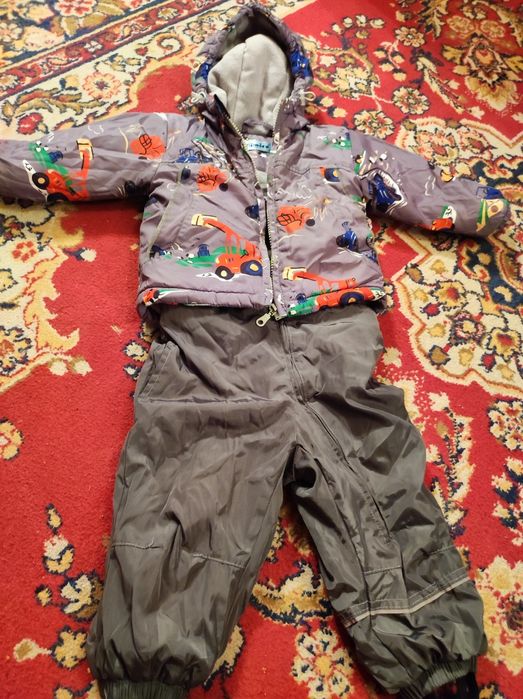 Продам осене весение комбинезоны