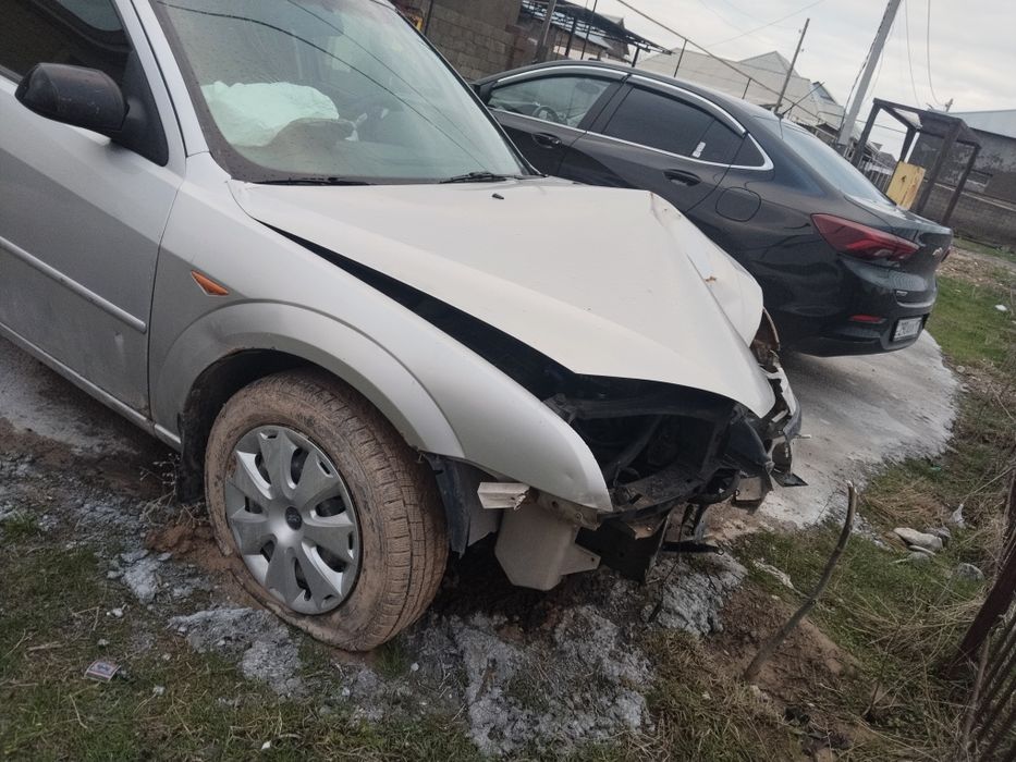 Битый форд мондео 2001