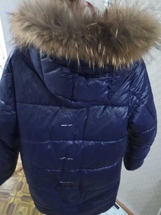 Продам пуховик 10-12 лет