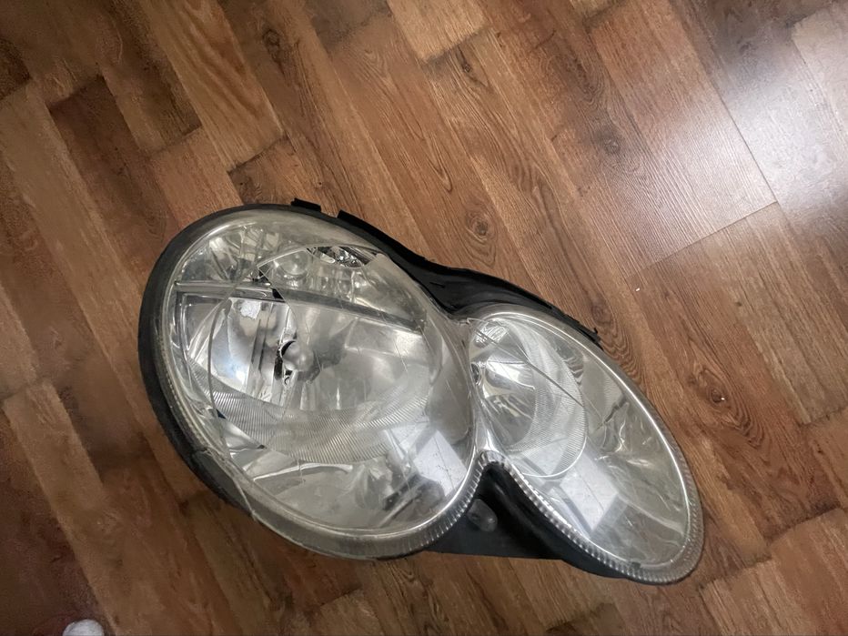 Десен фар CLK W209 приФейс