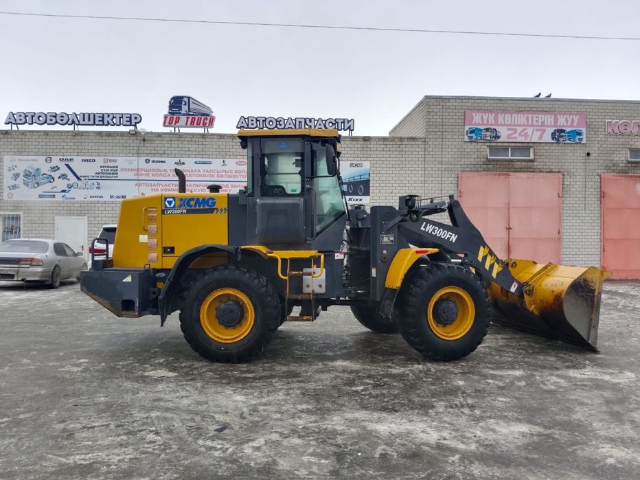 Погрузчик XCMG LW300FN