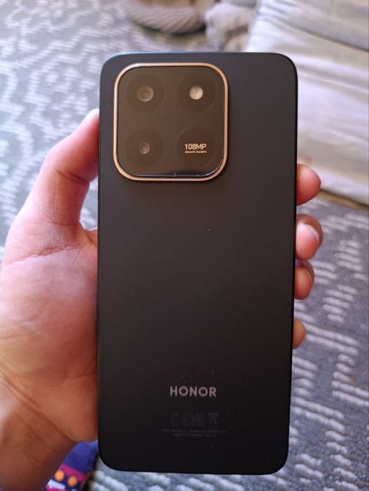 Xonor x 7 d  yangi ochilganiga 15 kun boldi. Hamma joyi radnoy.