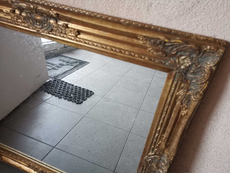 Oglinda salon , rama aurie sculptata din lemn, 70 x 80 PRODUS NOU, AMBALAT