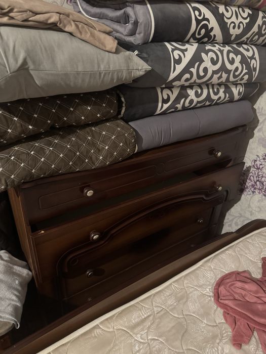 Продам комод с зеркалом