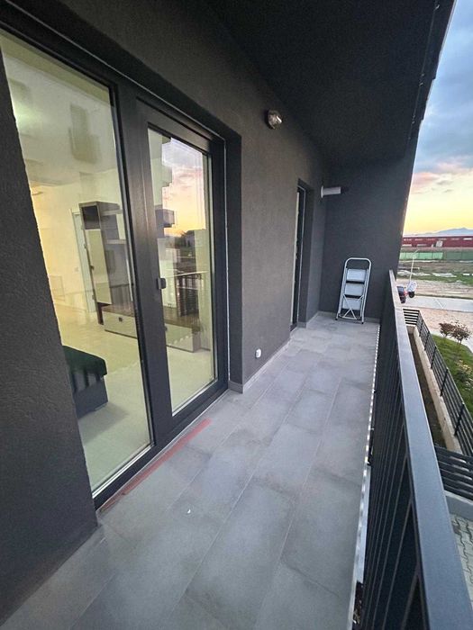 Inchiriez garsoniera decomandata Noua