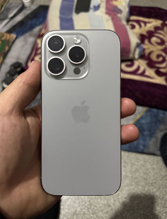 Iphone 15 pro silver