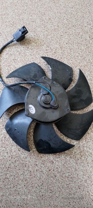 Вентилятор кондиционера  Тоета Ледкрузер