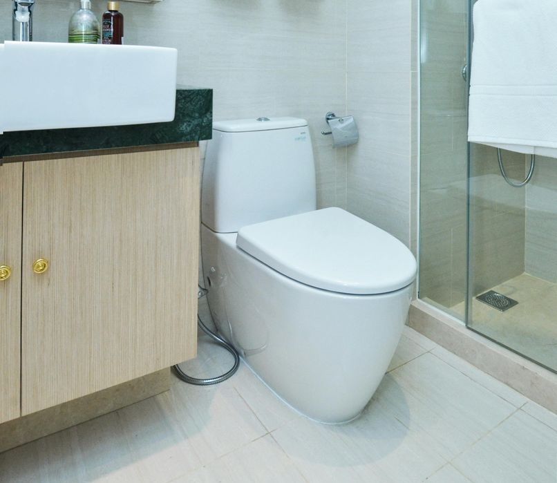 Унитаз урнатиш | 200.000 so'm