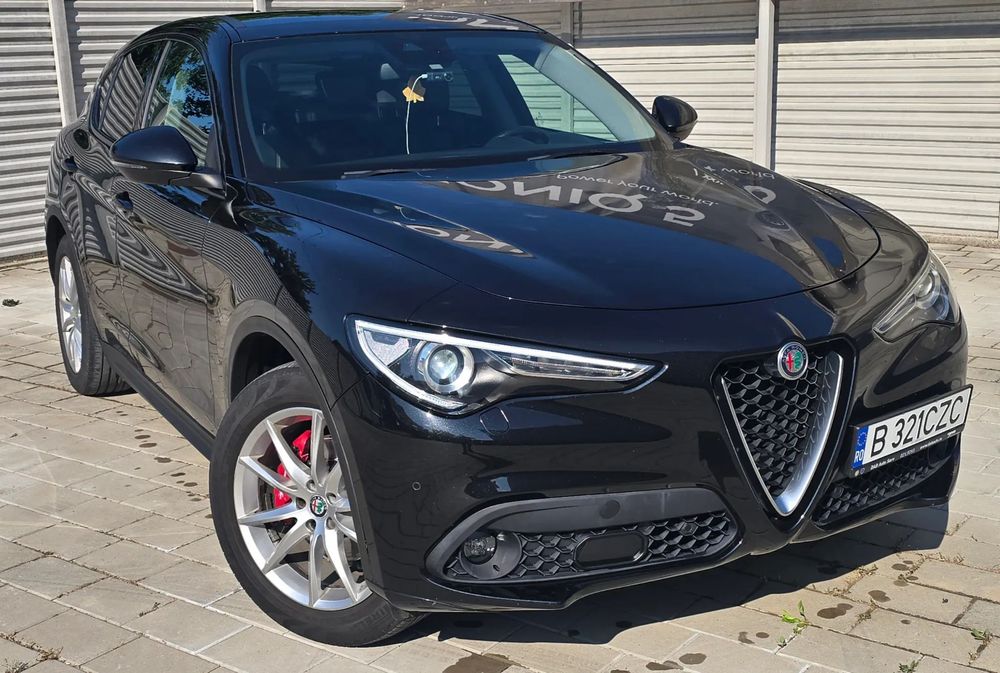 Alfa Romeo Stelvio Masina personala cu istoric intretinere in reprezentanta !