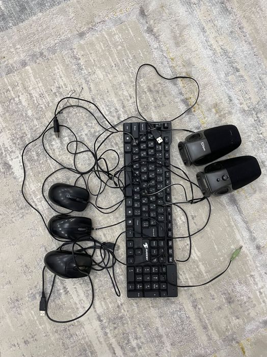 колонки и компьютерные акксесуары