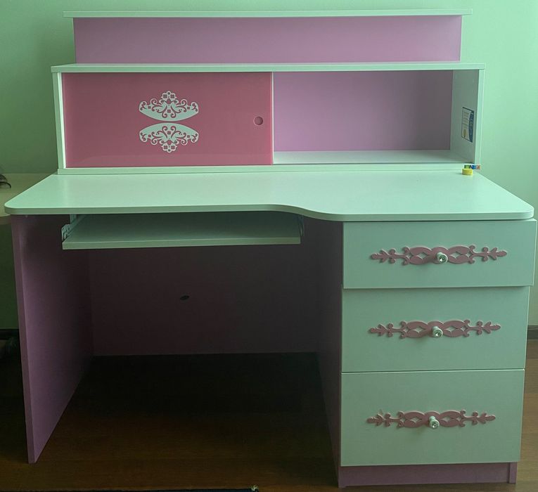 Стол письменный детский