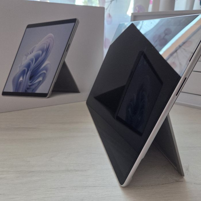 Microsoft Surface Pro 9 – i7, 16GB RAM, 256GB SSD