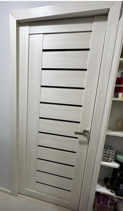 Продам двери бу, внктри стекло